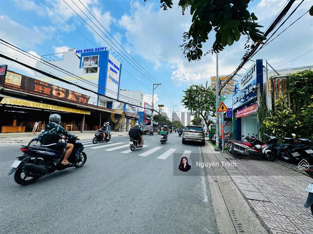 Ngộp bankbán gấp dãy trọ ngay vành đai 2 đang thi công chỉ 100m,tiềm năng cao,full thổ,xd cao tầng