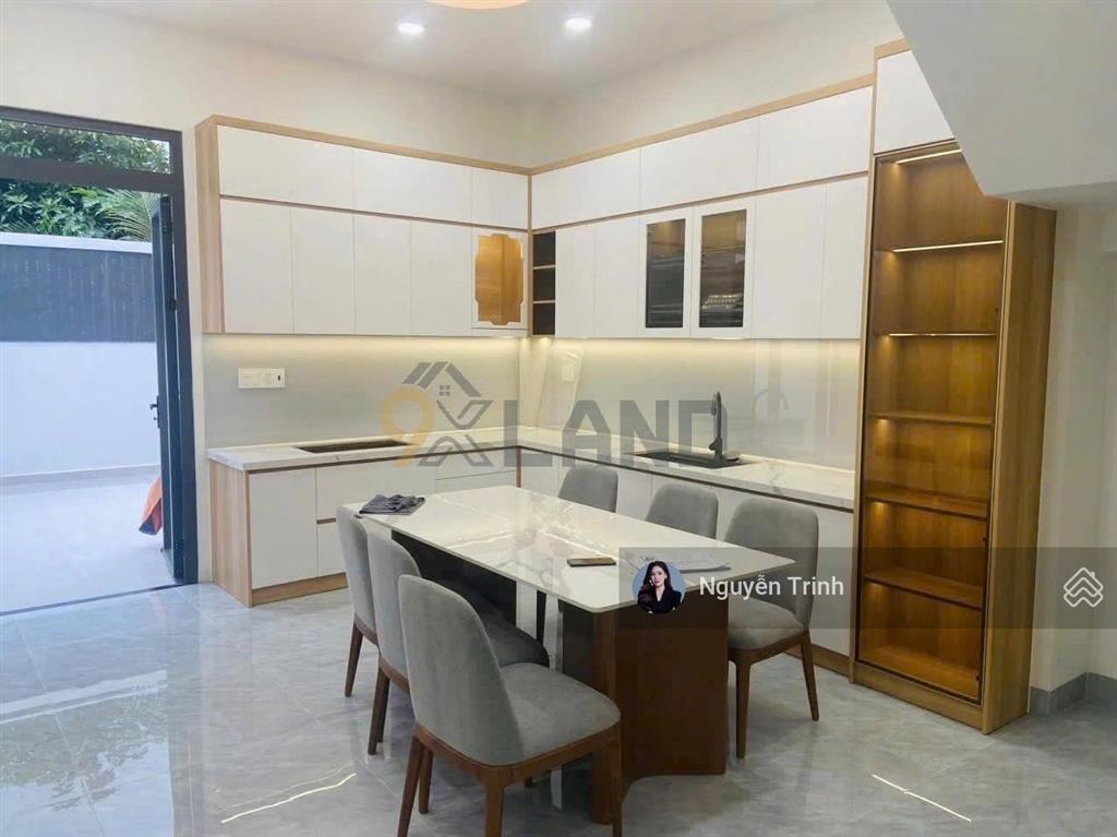 Bán nhà 4 tầng xây kiên cố, tk hiện đại, dân trí, sát mặt tiền đường số 2  dt 80m  ô tô vào nhà