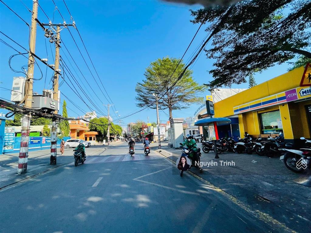 Chia tài sản bán nhà ở kèm chdv 3 tầng vừa ở,cho thuê có dòng tiền ngay đh ngân hàng,240m2 ngang 10