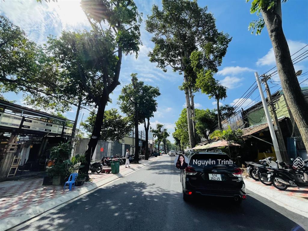 Mặt tiền kd khu vip làng đại học phường bình thọ thủ đức. dòng tiền ổn định. dt 240m2 ngang 11.4m