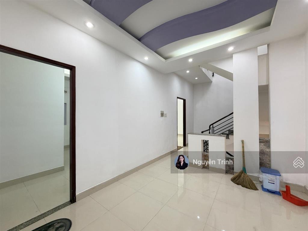 Bán nhà 3 tầng xây kiên cố ngay phạm văn đồng  tiện khai thác giữ dòng tiền dt 162m2 ngang 8.3m