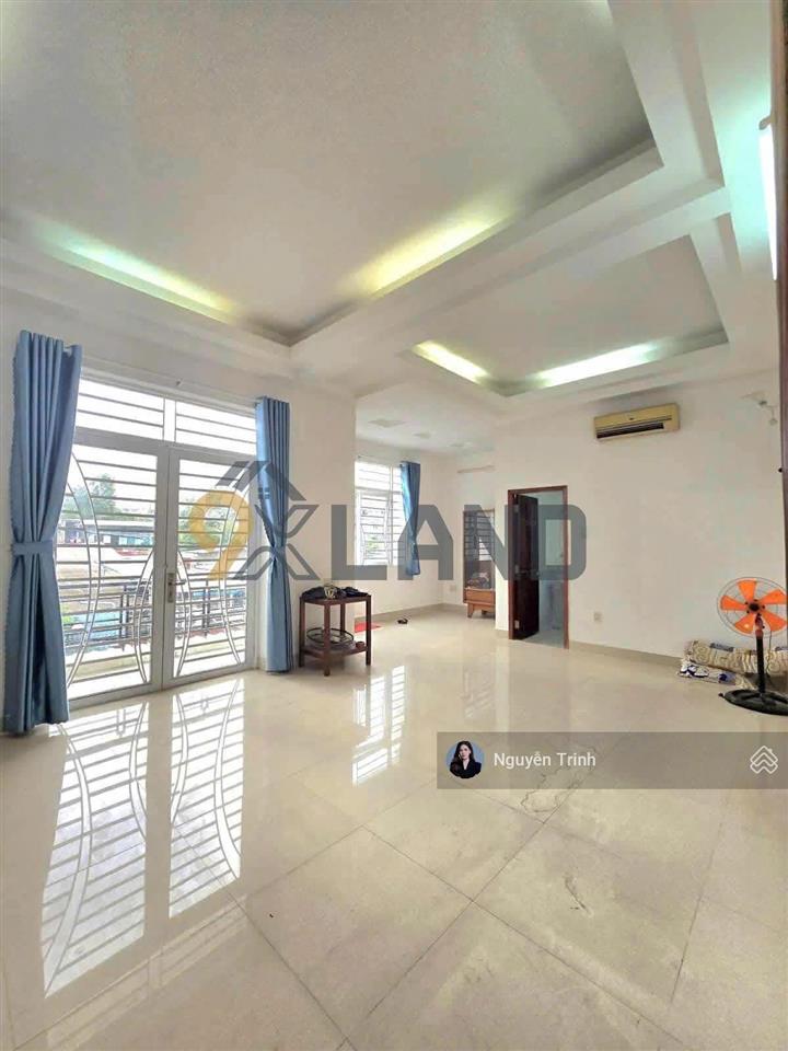 Bán nhà 3 tầng xây kiên cố ngay phạm văn đồng  tiện khai thác giữ dòng tiền dt 162m2 ngang 8.3m