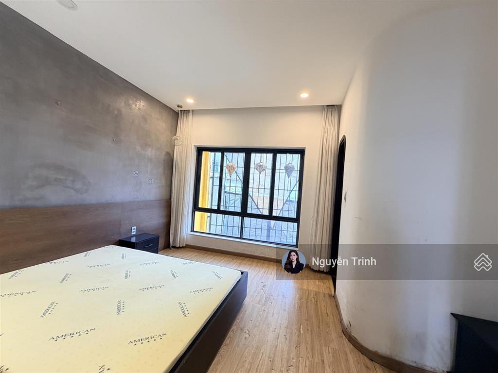 Nhà 3tầng xây kiên cố2mặt tiền trước sau cực thoáng ngay vincom thủ đứcđường thông ôtôdtsd 160m2