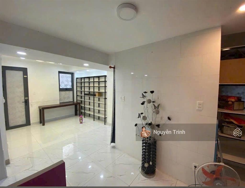 Bán chdv cao cấp 4 lầu đường ôtô thông, khu dân trí, cho thuê 90 triệu/tháng. dt 200m2 ngang 14m