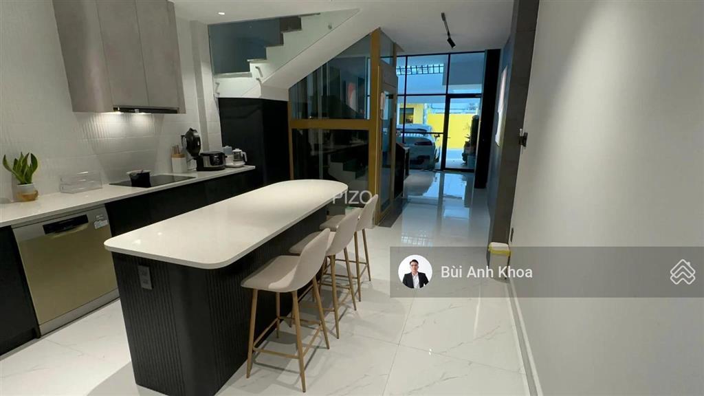 Nhà đẹp vào ở ngay hoàng văn thụ, pn  4x19  hxh 6m 5 tầng thang máy  giá 20,5 tỷ tl