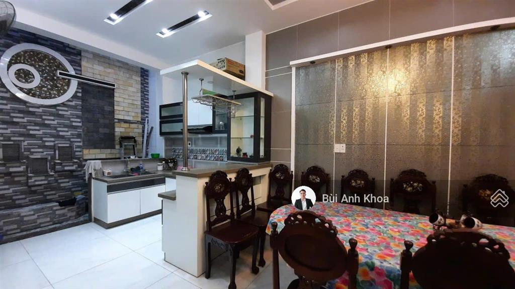 Siêu vip! góc 3 mặt thoáng, 4 tầng thang máy, xe hơi vào nhà phan đăng lưu (gần 60m2). chỉ 15,8 tỷ