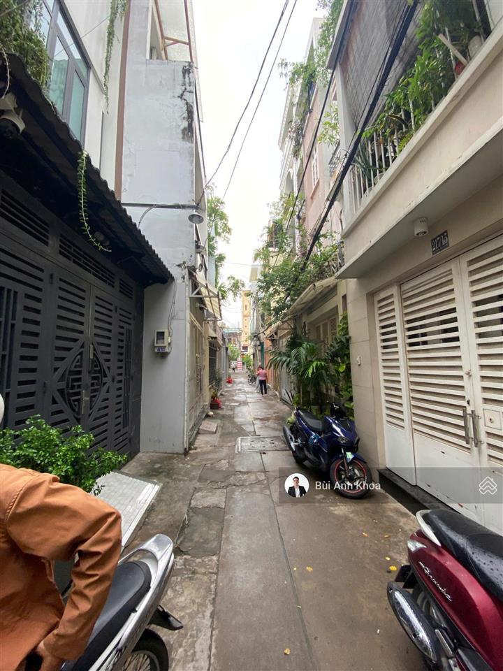 Bán nhà mới đúc 4 tầng có thang máy đường thích quảng đức phú nhuận, tặng full nội thất giá 10.9 tỷ