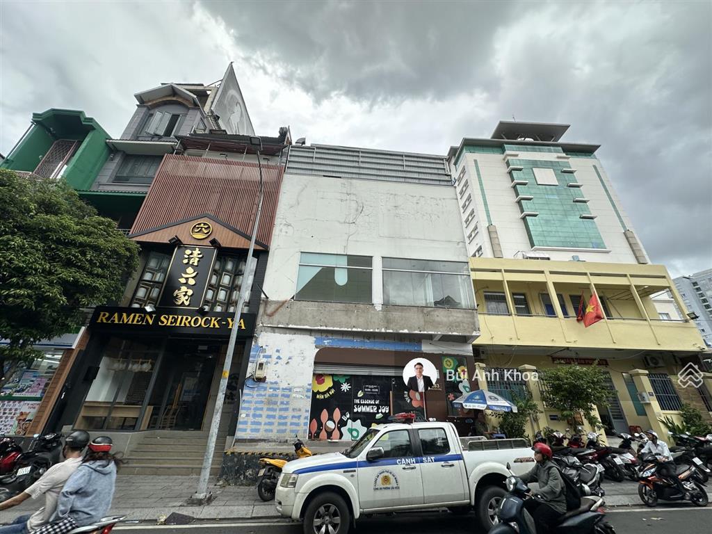 Chủ ngộp giảm gấp 4.3 tỷ! bán nhà mt phan xích long phú nhuận ngang 8.2m có hđt 55tr/th giá 10.2 tỷ
