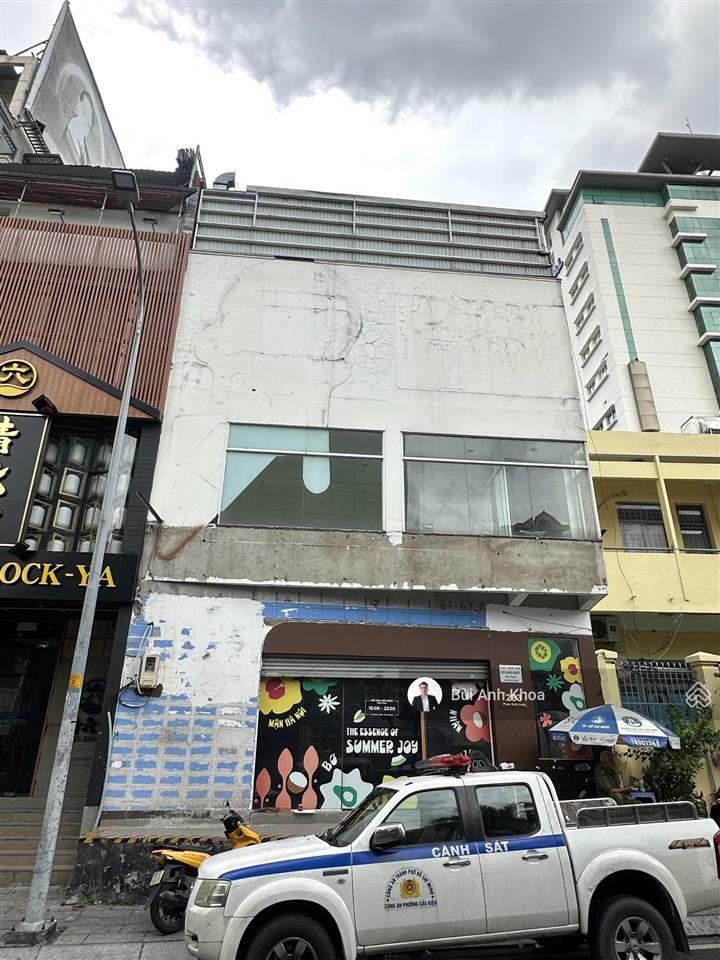 Chủ ngộp giảm gấp 4.3 tỷ! bán nhà mt phan xích long phú nhuận ngang 8.2m có hđt 55tr/th giá 10.2 tỷ