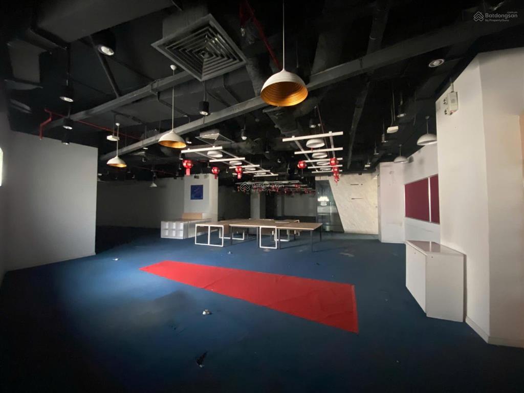 Cho thuê mặt bằng tầng lửng 1.350m² gala center hoàng văn thụ