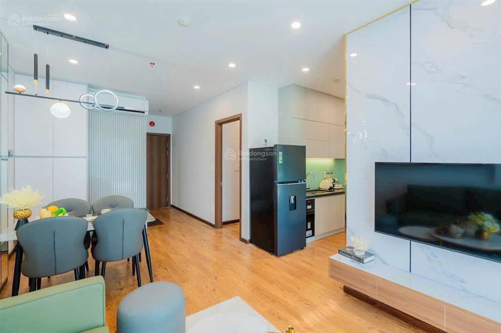 Căn hộ 2pn nội thất liền tường cao cấp, 65m2, giá 2,8 tỷ, cách biển 700m, sổ hồng lâu dài.