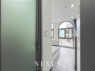 Studio full nội thất, thang máy, cửa sổ trời sát cầu nguyễn văn cừ