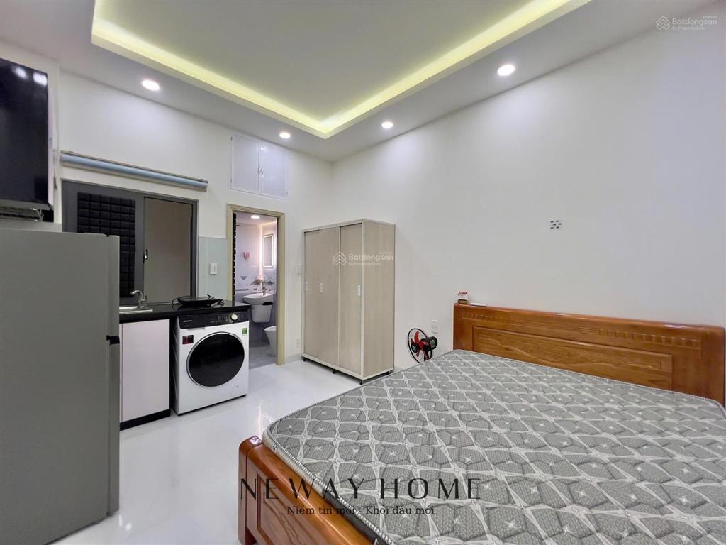 Studio cửa sổ giếng trời full nội thất ngay gần cầu chữ y