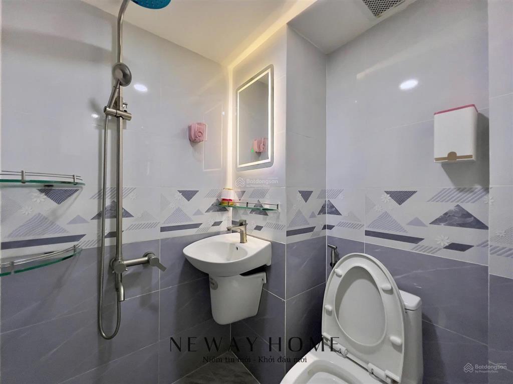 Studio cửa sổ giếng trời full nội thất ngay gần cầu chữ y