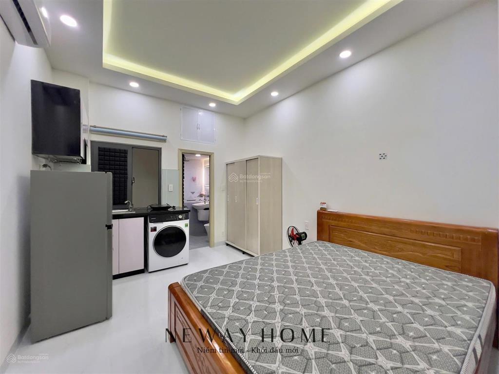Studio cửa sổ giếng trời full nội thất ngay gần cầu chữ y