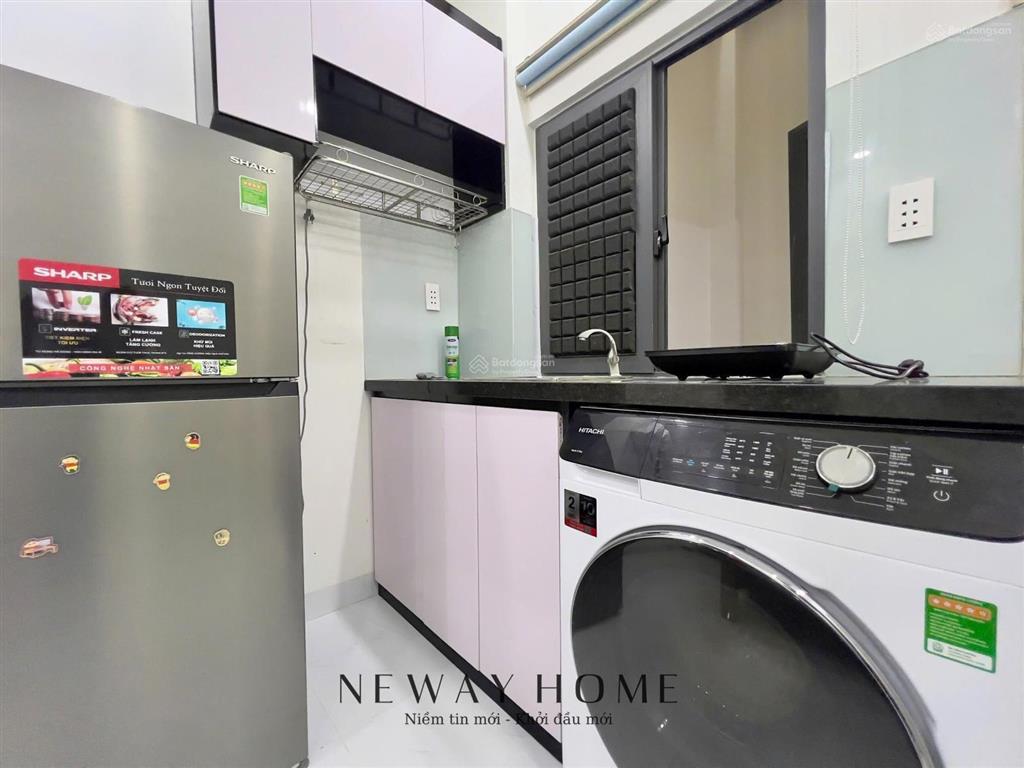 Studio cửa sổ giếng trời full nội thất ngay gần cầu chữ y