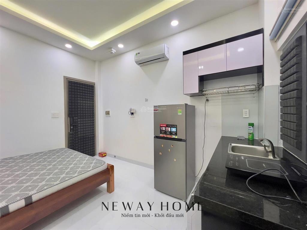 Studio cửa sổ giếng trời full nội thất ngay gần cầu chữ y