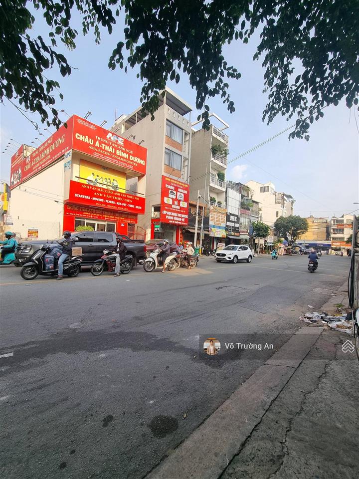 Dãy trọ dtsd 250m2 (10 x 25m)  70tr mỗi tháng  đường rộng 8m  gần phạm văn đồng, thủ đức