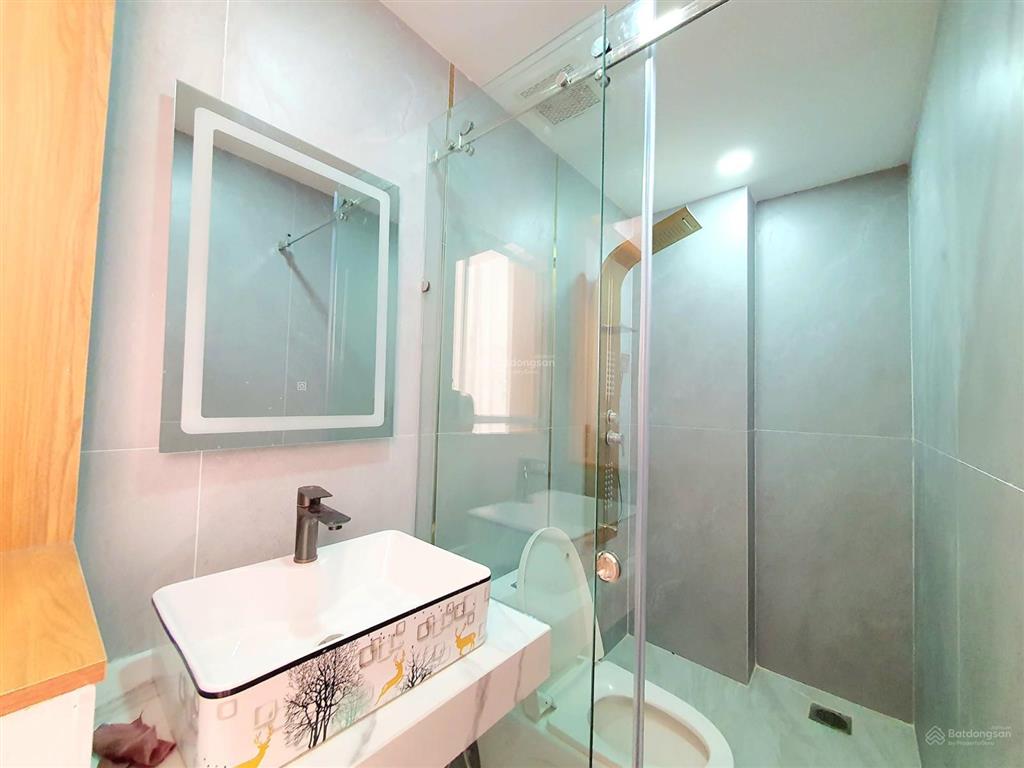 Rẻ 19tr/tháng có ngay nhà 4 tầng mới ở ngay  mặt đường rộng 14m thông  khu bên sông gigamall