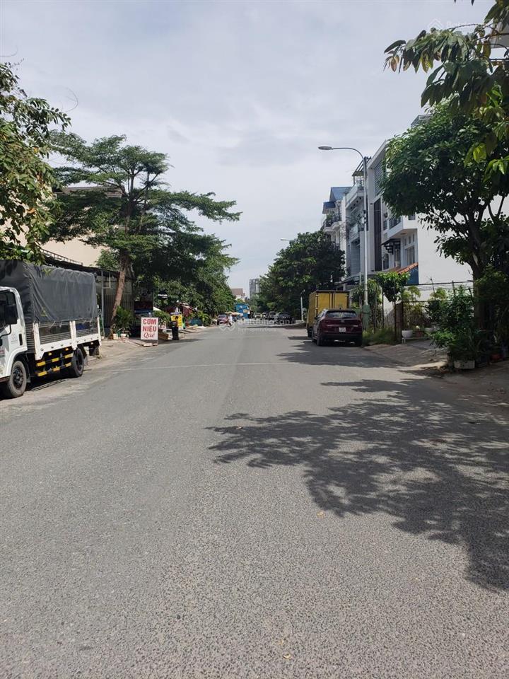 Cho thuê nhà nguyên căn  khu bên sông gigamall  đường rộng 14m  4 tầng vp.cty, ở lâu dài