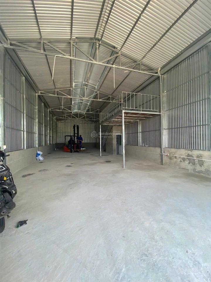 Cho thuê kho gần biển nguyễn tất thành. đường 7.5m khu vực xe lưu thông thoải mái