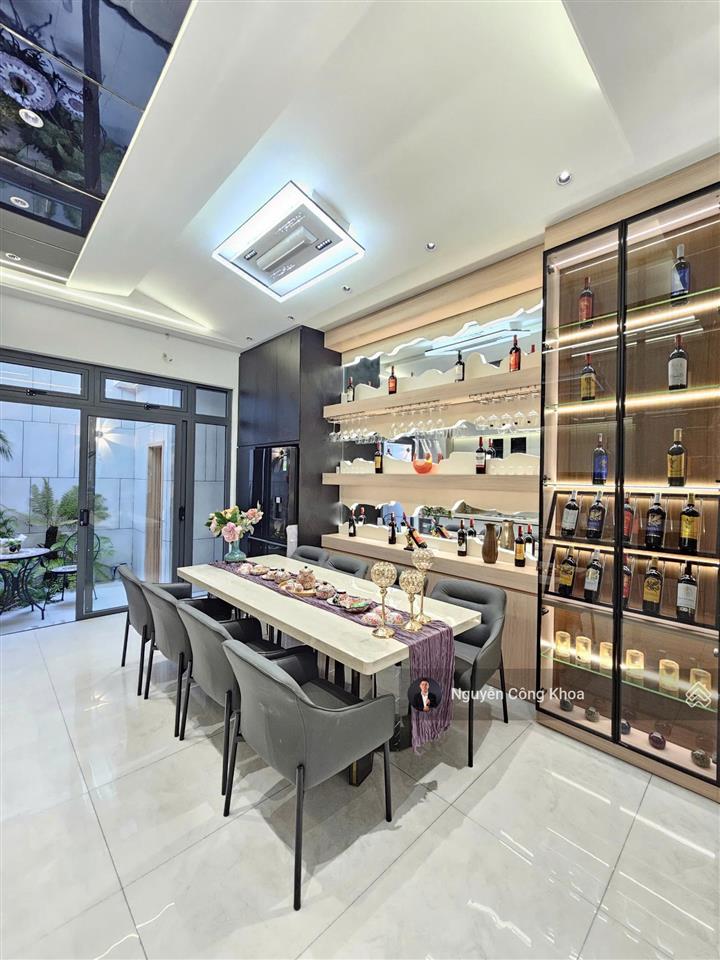 Bán nhà hoàn công, full nội thất, đường chính gần chợ phú phong 300m, p.bình chuẩn, tp.thuận an