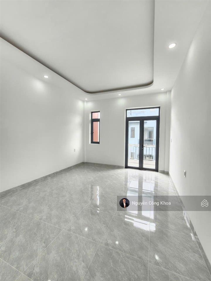 Bán nhà đúc 3 tấm, 5 phòng ngủ, gần aeon mall 1,5km, p.thuận giao, tp.thuận an