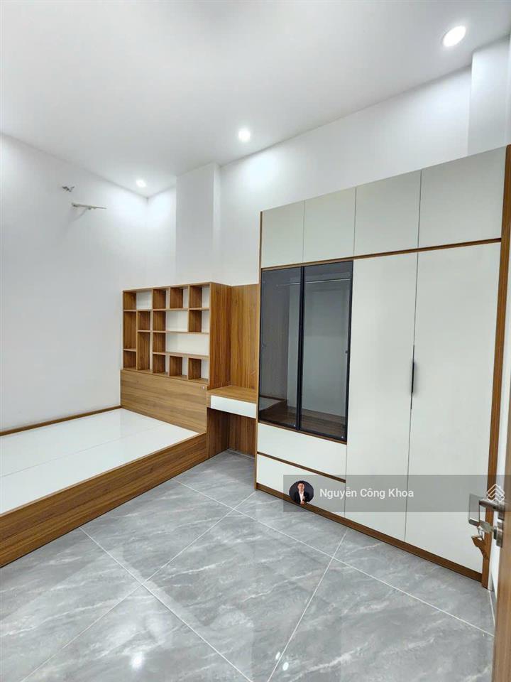 Bán nhà đúc 3 tấm, 5 phòng ngủ, gần aeon mall 1,5km, p.thuận giao, tp.thuận an