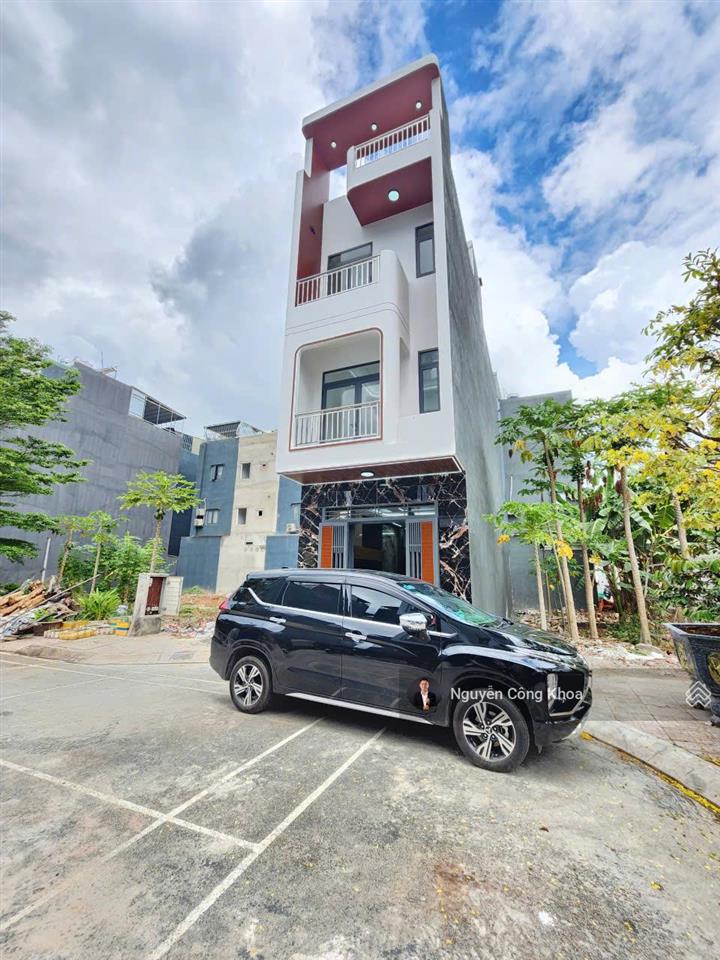 Bán nhà đúc 3 tấm, 5 phòng ngủ, gần aeon mall 1,5km, p.thuận giao, tp.thuận an