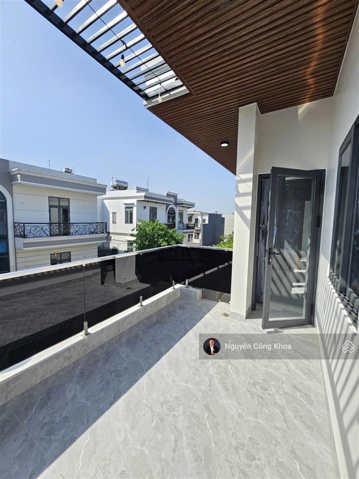 Bán nhà 2 mặt tiền có nội thất, 4 phòng ngủ, gần giáo xứ bà trà 600m, p. bình chuẩn, tp. thuận an