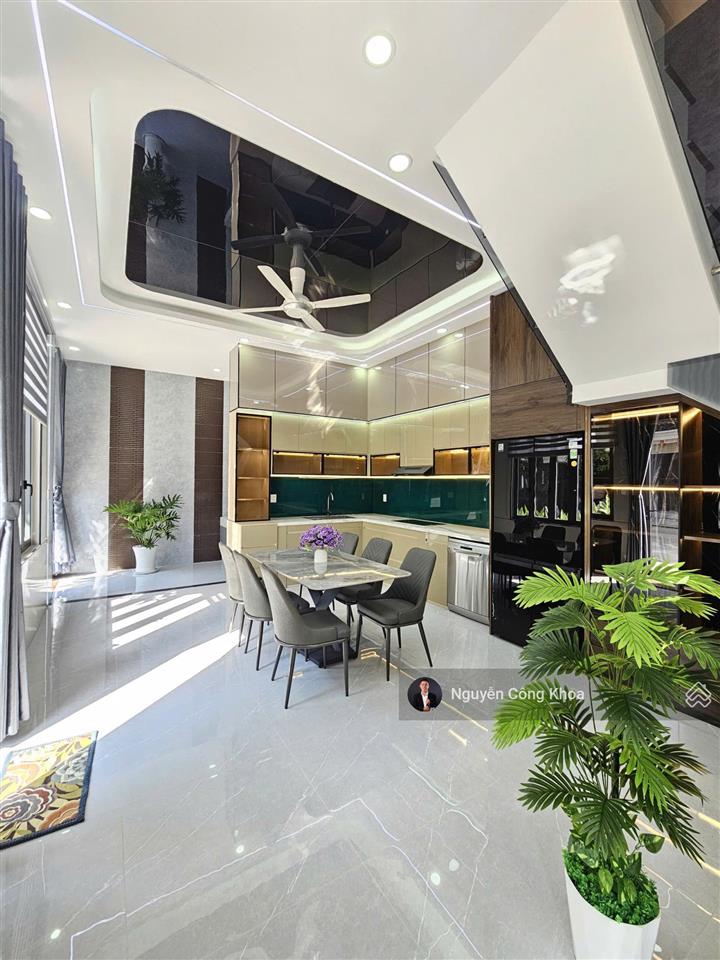 Bán nhà 2 mặt tiền có nội thất, 4 phòng ngủ, gần giáo xứ bà trà 600m, p. bình chuẩn, tp. thuận an