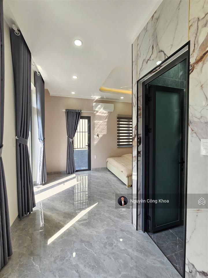 Bán nhà 2 mặt tiền có nội thất, 4 phòng ngủ, gần giáo xứ bà trà 600m, p. bình chuẩn, tp. thuận an