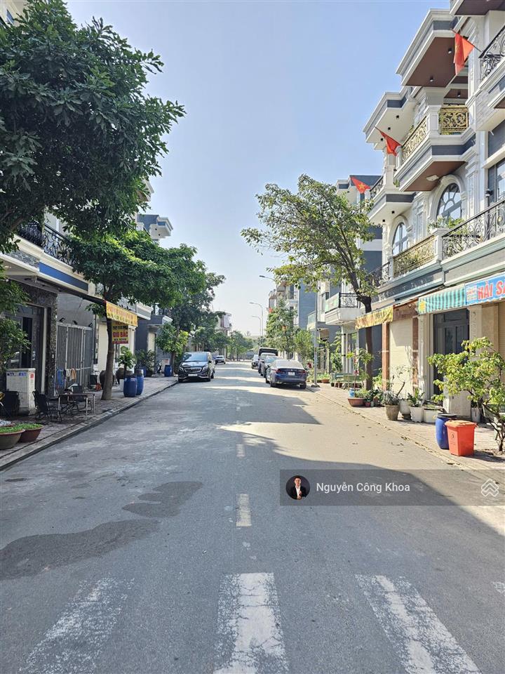 Bán nhà 2 mặt tiền có nội thất, 4 phòng ngủ, gần giáo xứ bà trà 600m, p. bình chuẩn, tp. thuận an