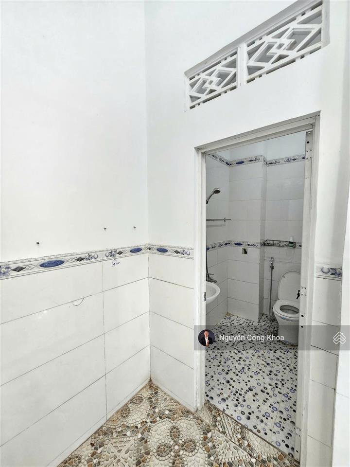 Bán nhà có sân ô tô, 3 phòng rộng rãi, kdc gần chợ thành nam 150m, p.an phú, tp.thuận an