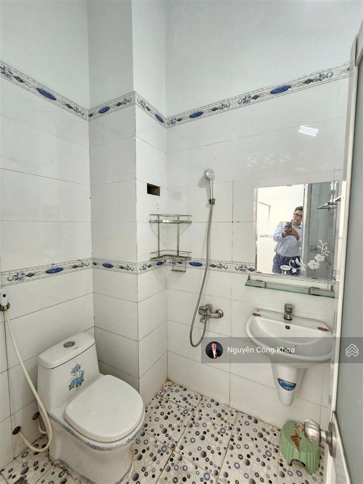 Bán nhà có sân ô tô, 3 phòng rộng rãi, kdc gần chợ thành nam 150m, p.an phú, tp.thuận an