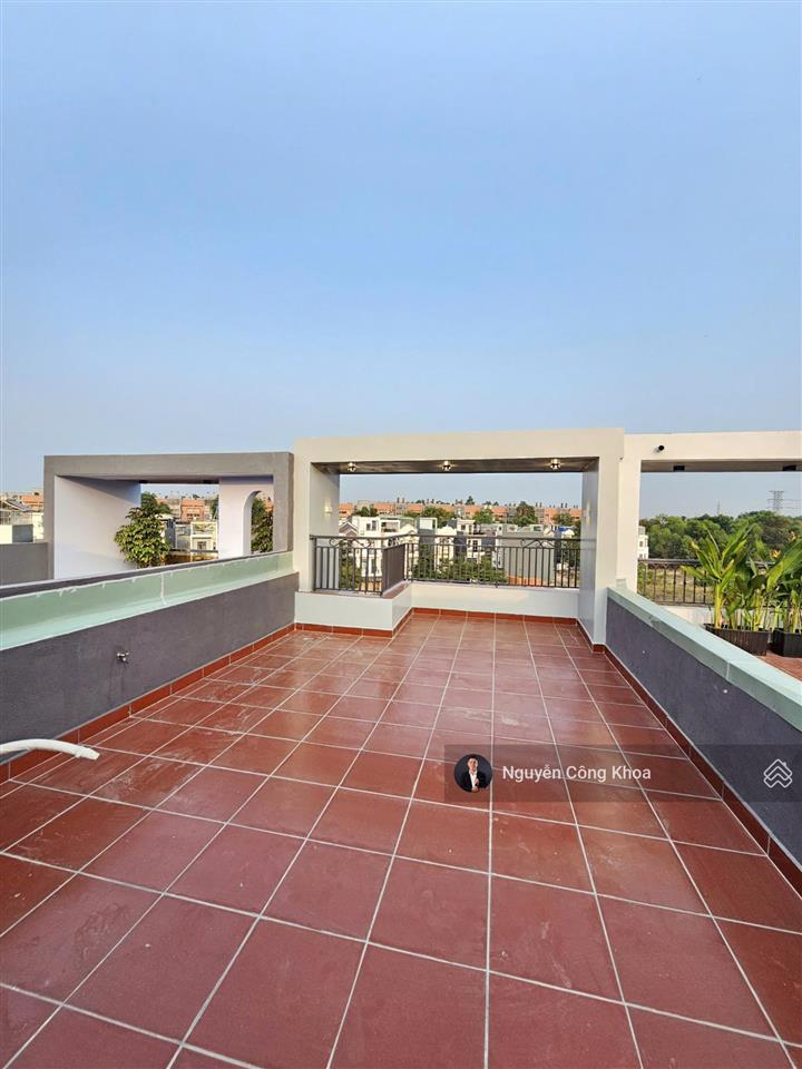 Bán nhà đúc 3 tấm sân thượng, phòng ngủ dưới, kdc gần chợ phú phong 500m, p.bình chuẩn, tp.thuận an