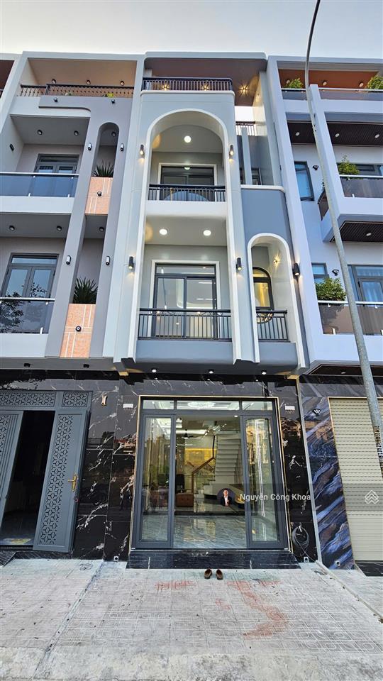 Bán nhà đúc 3 tấm sân thượng, phòng ngủ dưới, kdc gần chợ phú phong 500m, p.bình chuẩn, tp.thuận an