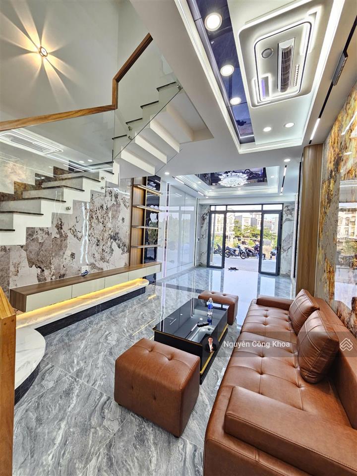 Bán nhà đúc 3 tấm sân thượng, phòng ngủ dưới, kdc gần chợ phú phong 500m, p.bình chuẩn, tp.thuận an