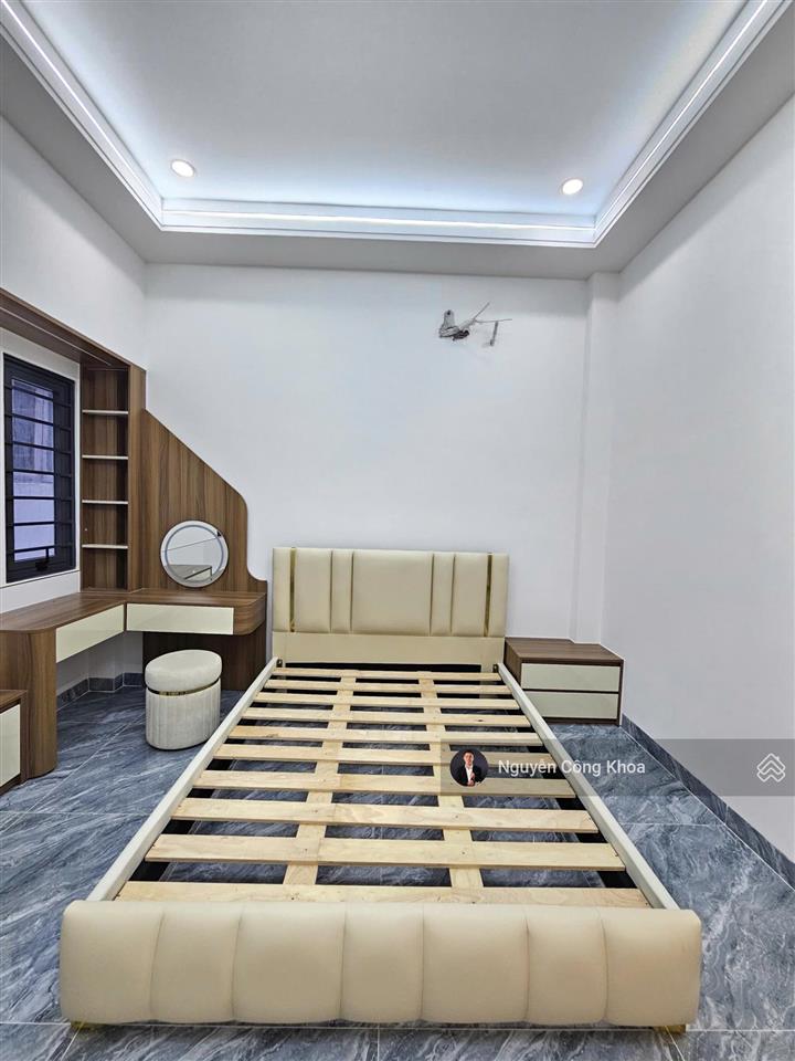 Bán nhà đúc 3 tấm sân thượng, phòng ngủ dưới, kdc gần chợ phú phong 500m, p.bình chuẩn, tp.thuận an