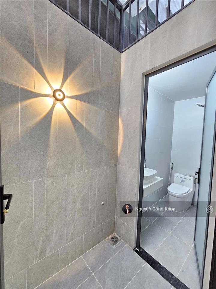 Bán nhà đúc 3 tấm sân thượng, phòng ngủ dưới, kdc gần chợ phú phong 500m, p.bình chuẩn, tp.thuận an