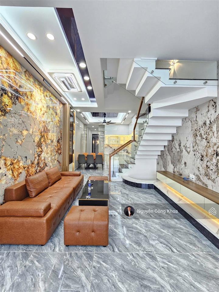 Bán nhà đúc 3 tấm sân thượng, phòng ngủ dưới, kdc gần chợ phú phong 500m, p.bình chuẩn, tp.thuận an