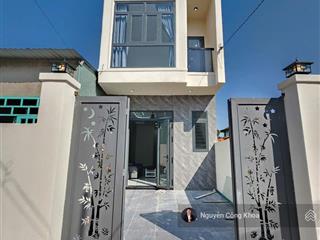 Bán nhà 1 trệt 1 lầu xây mới, sân rộng, 2 phòng ngủ, gần aeon mall 1,5km, p.thuận giao, thuận an