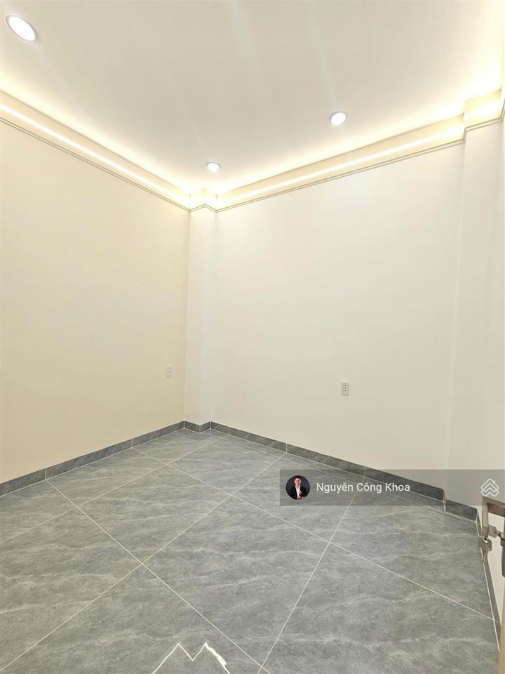 Bán nhà đúc 3 tấm, hoàn công, 4 phòng ngủ, kdc gần vincom 1,5km, p.tân đông hiệp, tp.dĩ an