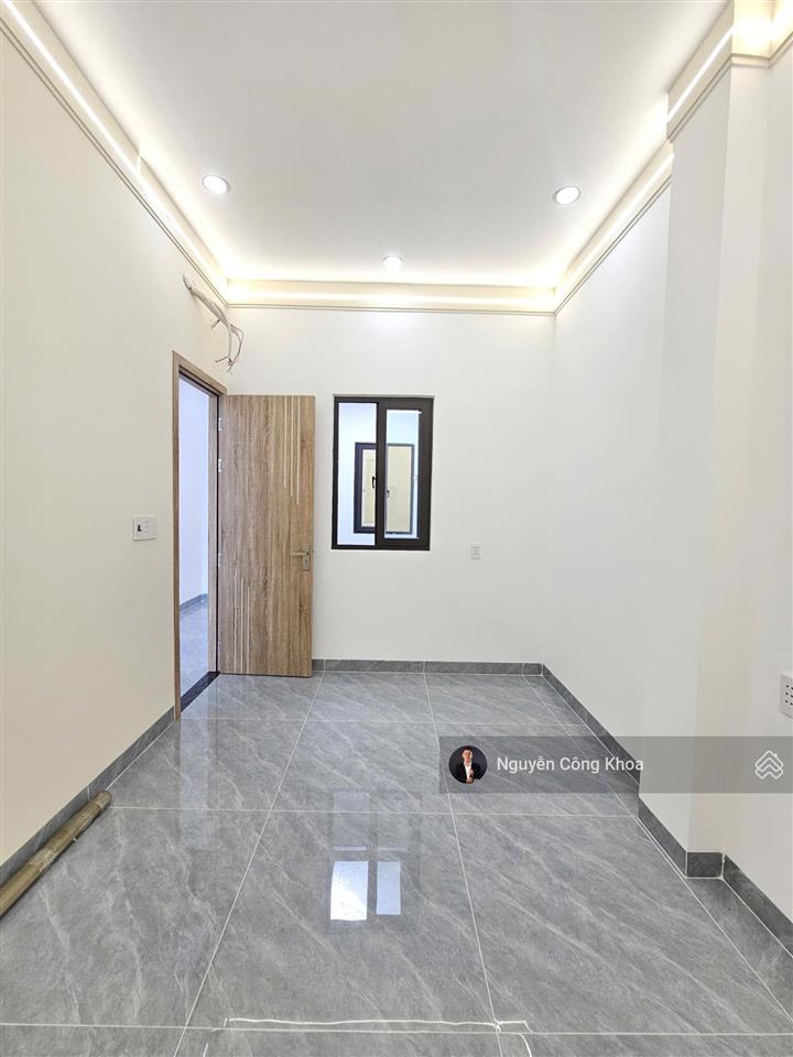 Bán nhà đúc 3 tấm, hoàn công, 4 phòng ngủ, kdc gần vincom 1,5km, p.tân đông hiệp, tp.dĩ an