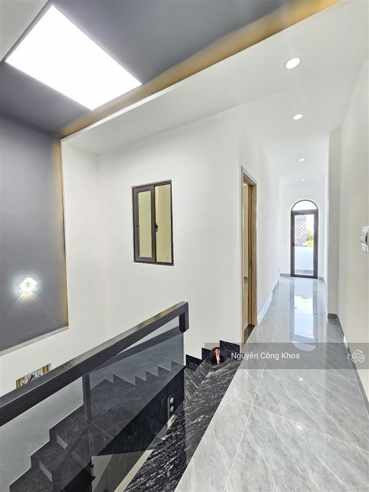 Bán nhà đúc 3 tấm, hoàn công, 4 phòng ngủ, kdc gần vincom 1,5km, p.tân đông hiệp, tp.dĩ an