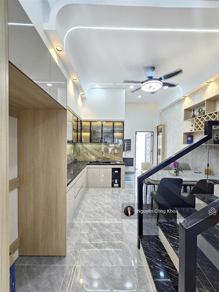 Bán nhà đúc 3 tấm, hoàn công, 4 phòng ngủ, kdc gần vincom 1,5km, p.tân đông hiệp, tp.dĩ an