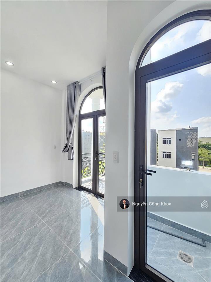 Bán nhà đúc 3 tấm, hoàn công, 4 phòng ngủ, kdc gần vincom 1,5km, p.tân đông hiệp, tp.dĩ an