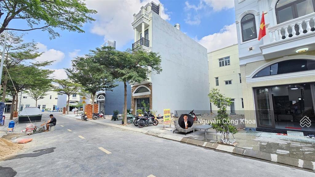 Bán nhà đúc 3 tấm, hoàn công, 4 phòng ngủ, kdc gần vincom 1,5km, p.tân đông hiệp, tp.dĩ an