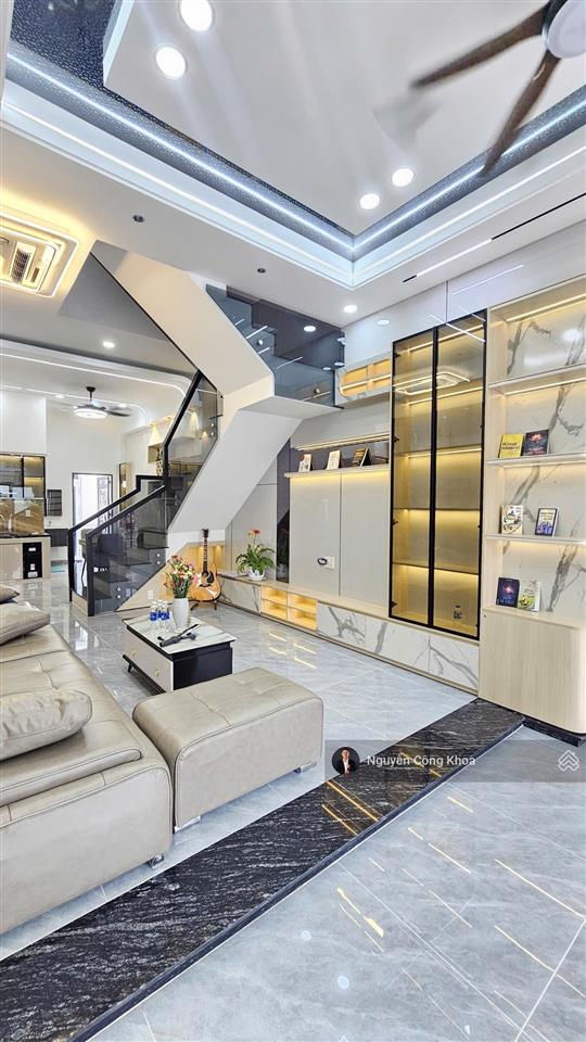 Bán nhà đúc 3 tấm, hoàn công, 4 phòng ngủ, kdc gần vincom 1,5km, p.tân đông hiệp, tp.dĩ an