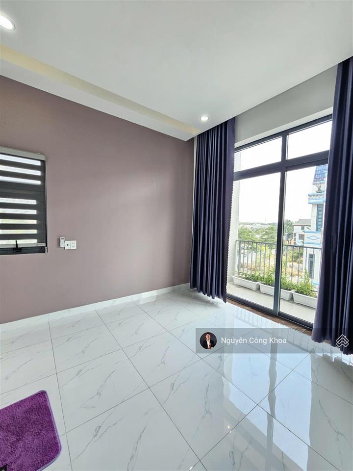 Bán nhà 2 mặt tiền, 4 phòng ngủ, hoàn công, kdc gần chợ phú phong 200m, p.bình chuẩn, tp.thuận an